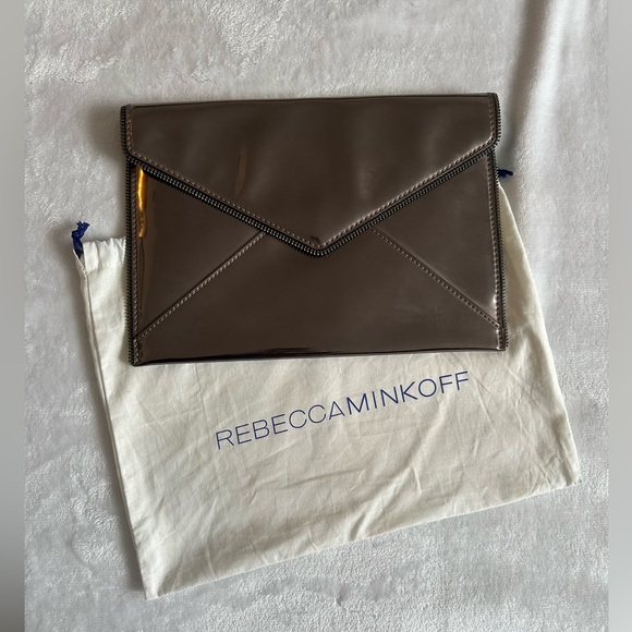 Rebecca Minkoff Handbags - Rebecca Minkoff silver clutch with dust bag